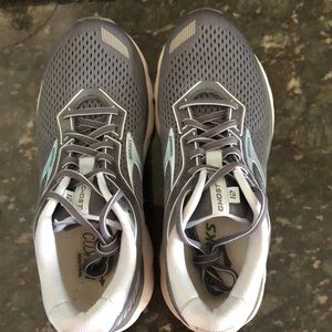 Brooks Ghost 12